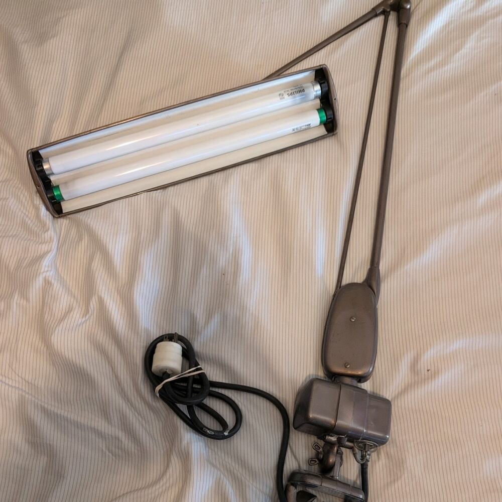 Vtg Dazor Fixture P-2134 Industrial Floating Drafting Desk Lamp Clamp On Works